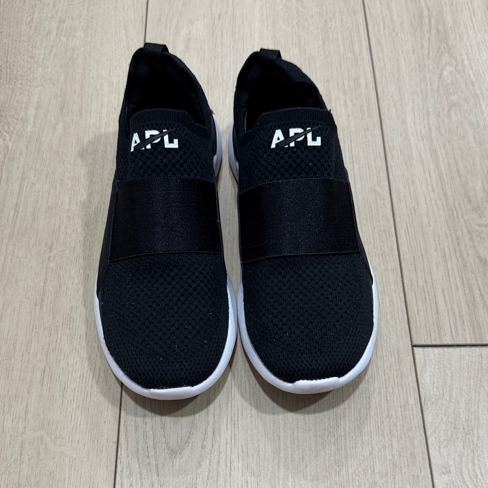 APL  Black and White Sneakers Slip on 38 7.5